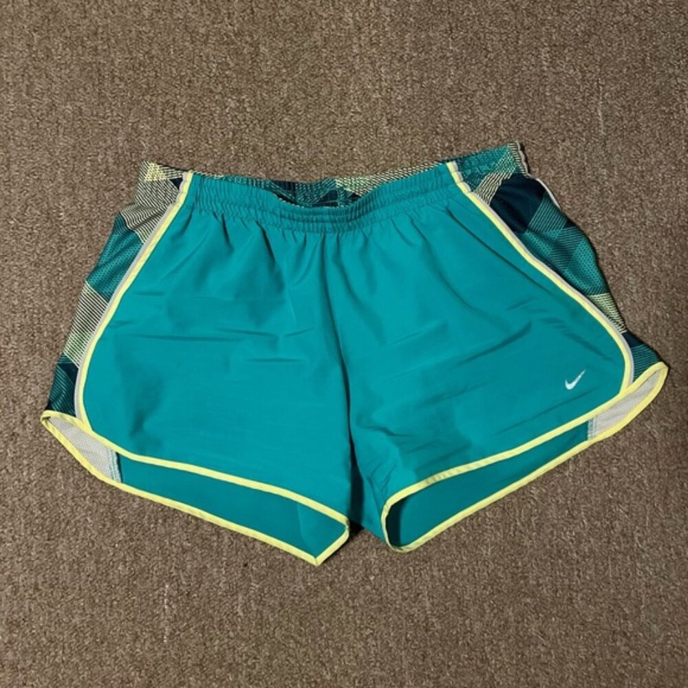 NIKE ATHLETIC DRI FIT SHORTS GREEN